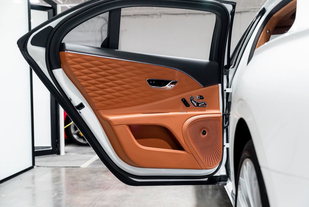 Used 2023 Bentley Flying Spur W12 AWD/4WD image 87