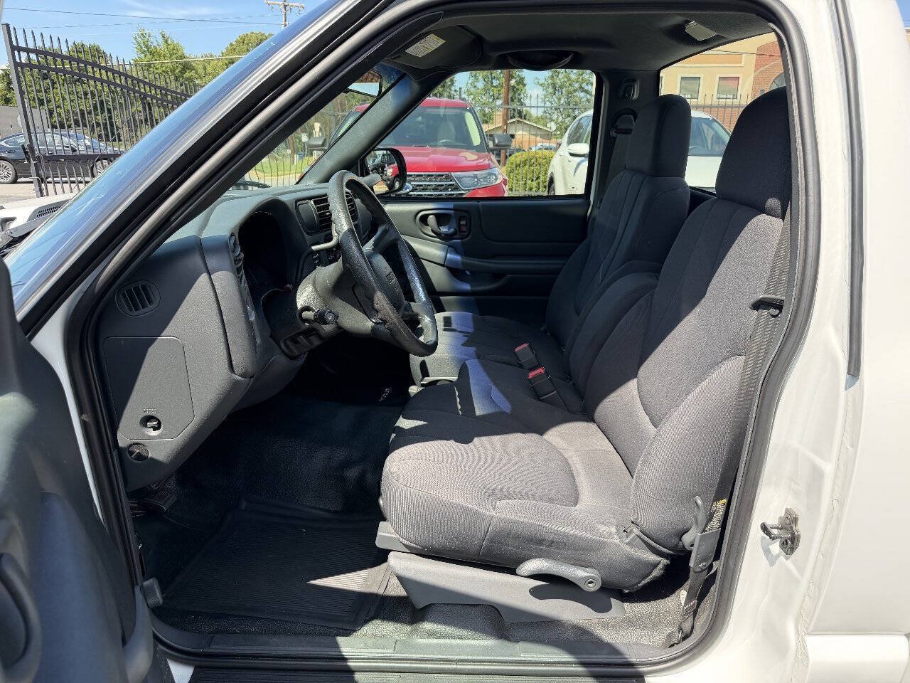 Used 2003 GMC Sonoma SL w/ Convenience Package RWD image 12