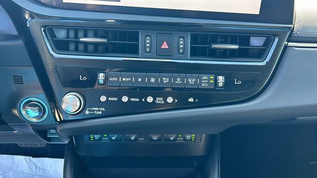 Used 2023 Lexus ES 350 Luxury image 21