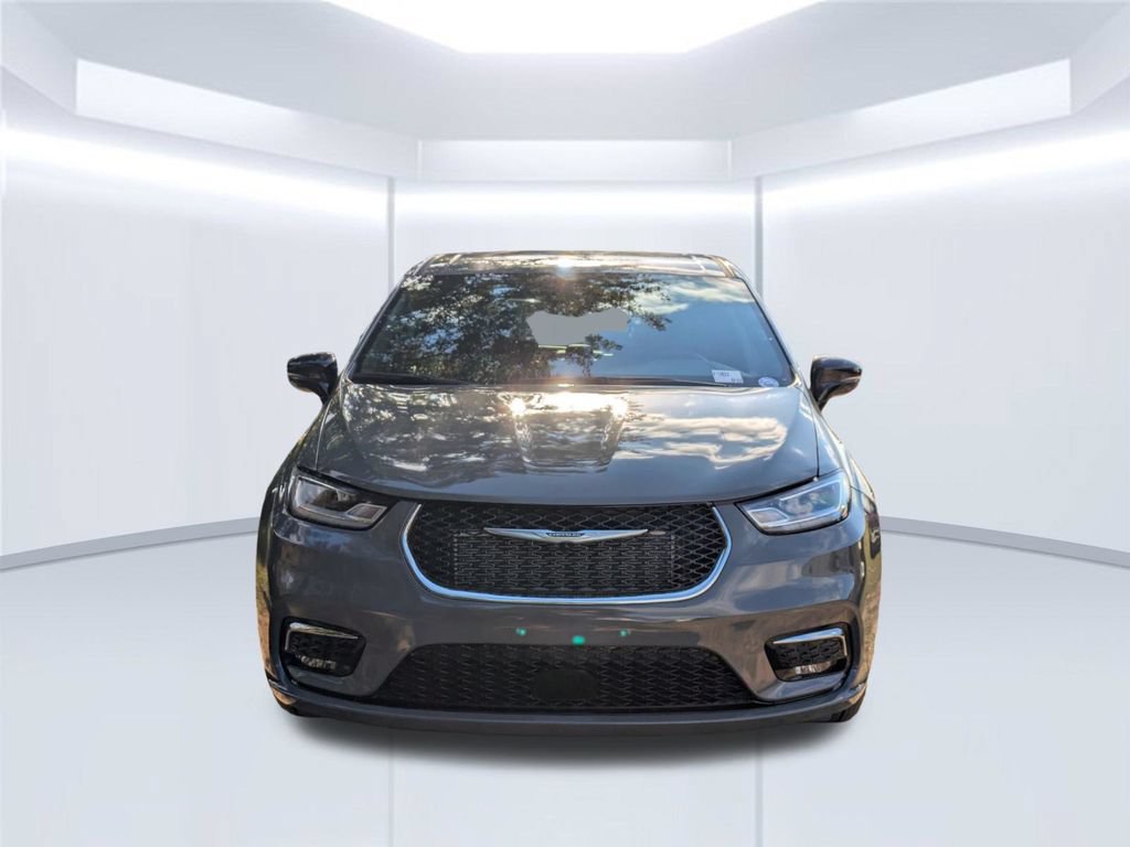 Used 2025 Chrysler Pacifica Select FWD image 10