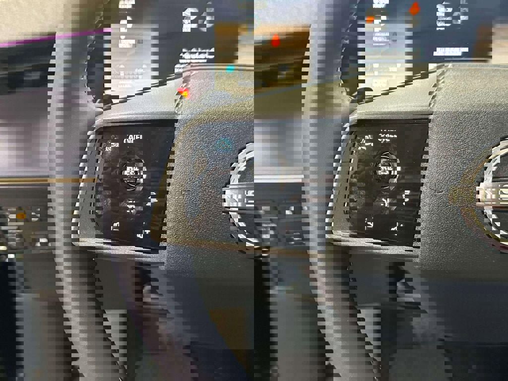 New 2026 Nissan Leaf Platinum+ w/ Floor Mat Package (Platinum+) image 22