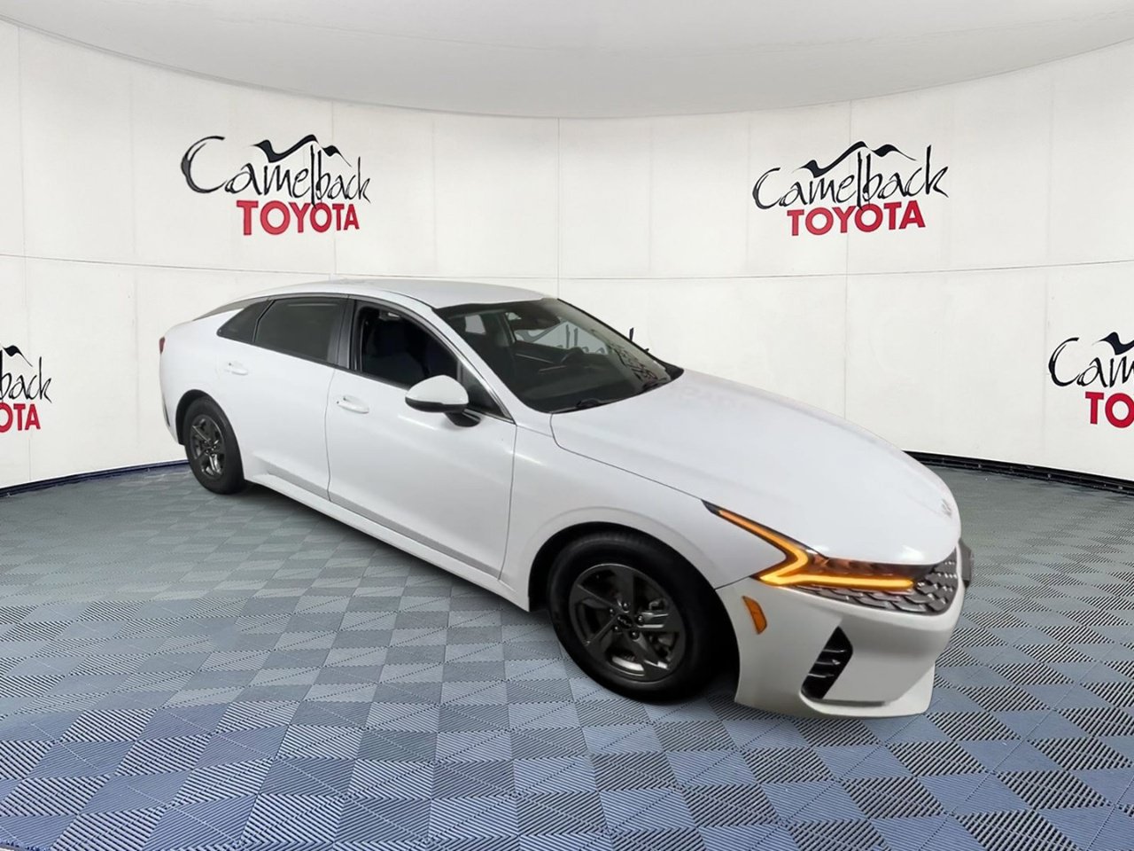 Used 2022 Kia K5 LXS FWD image 2