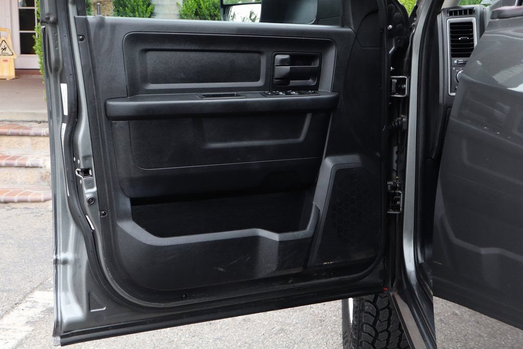 Used 2013 RAM 2500 Tradesman w/ Chrome Appearance Group AWD/4WD image 15