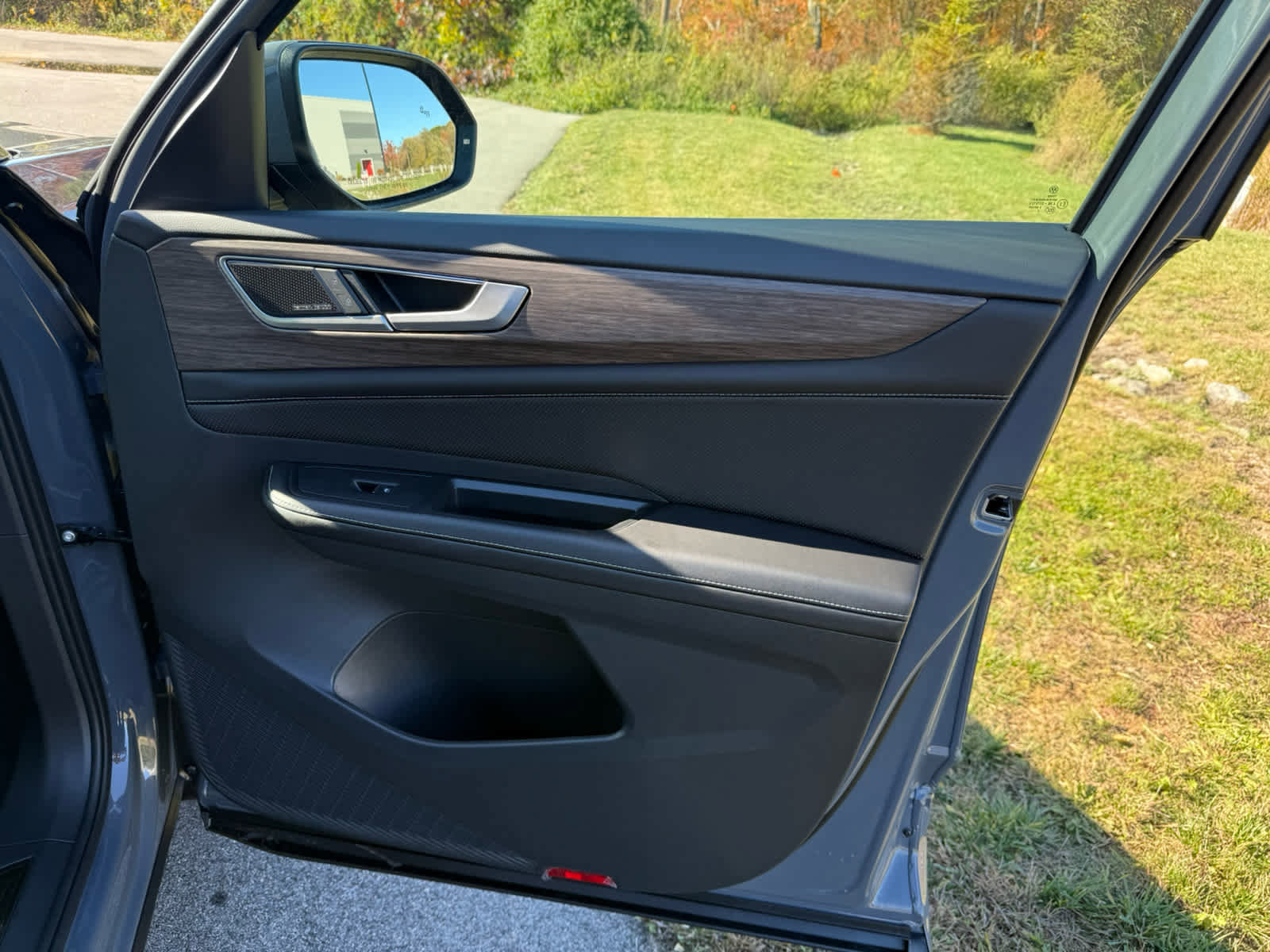 New 2026 Volkswagen Atlas SEL Premium R-Line image 9
