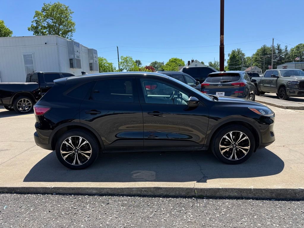 Used 2021 Ford Escape SE w/ SE Sport Appearance Package AWD/4WD image 5