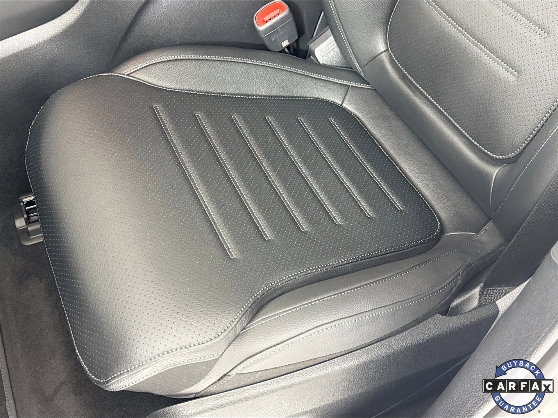 Used 2025 Mercedes-Benz GLC 350e 4MATIC image 21