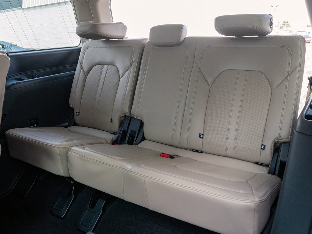 Used 2024 Ford Expedition Limited image 34
