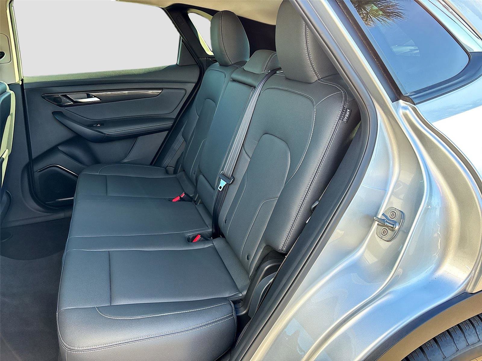 New 2025 VinFast VF 8 Eco AWD/4WD image 23