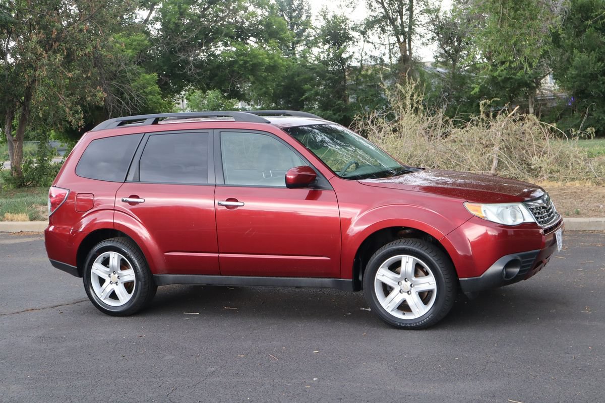 Used 2010 Subaru Forester 2.5X Limited w/ Popular Equipment Group 4B AWD/4WD image 2