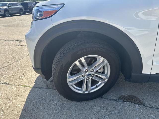Used 2023 Ford Explorer XLT AWD/4WD image 34