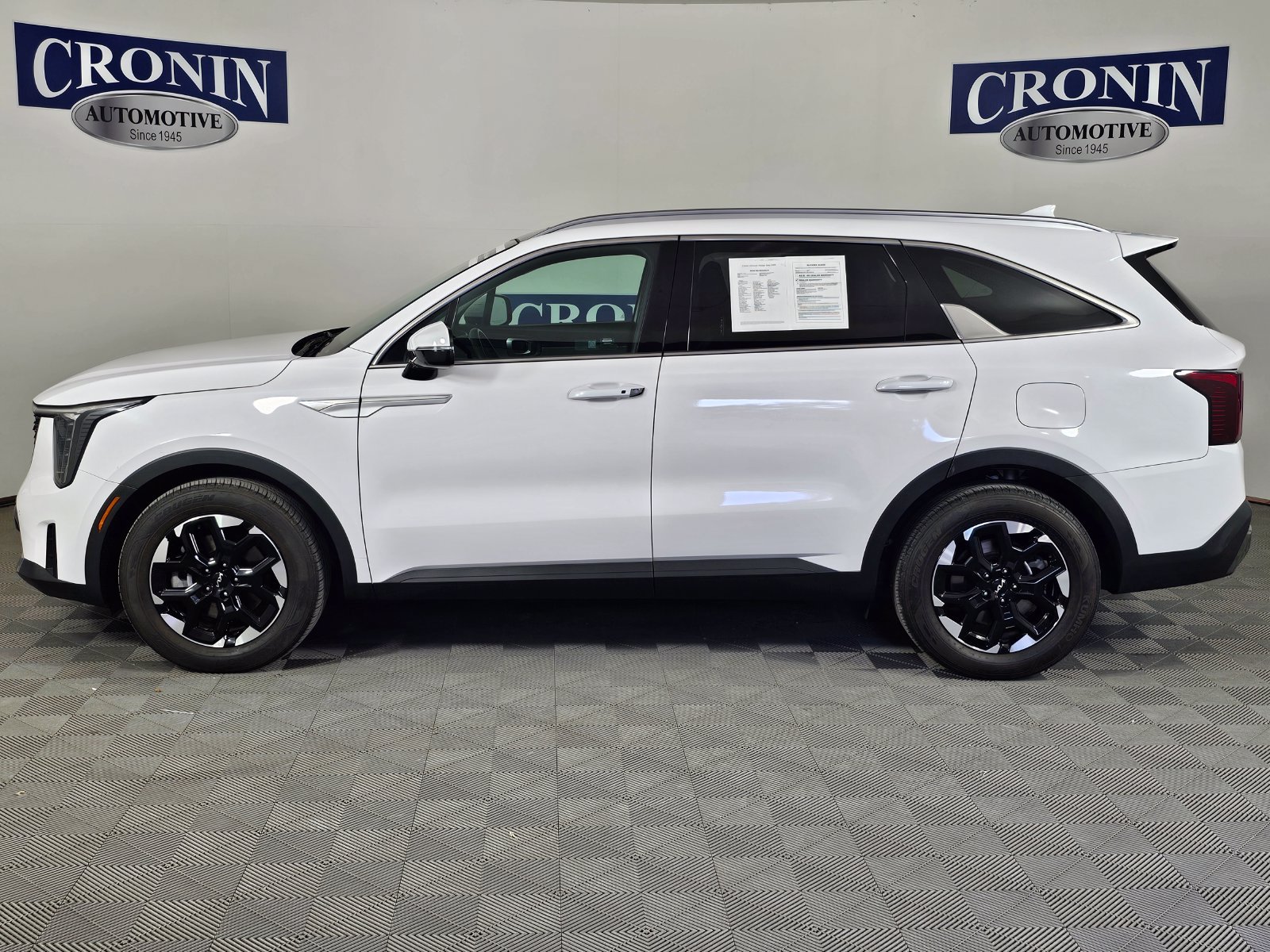 Used 2024 Kia Sorento S w/ Panoramic Sunroof Package FWD image 37