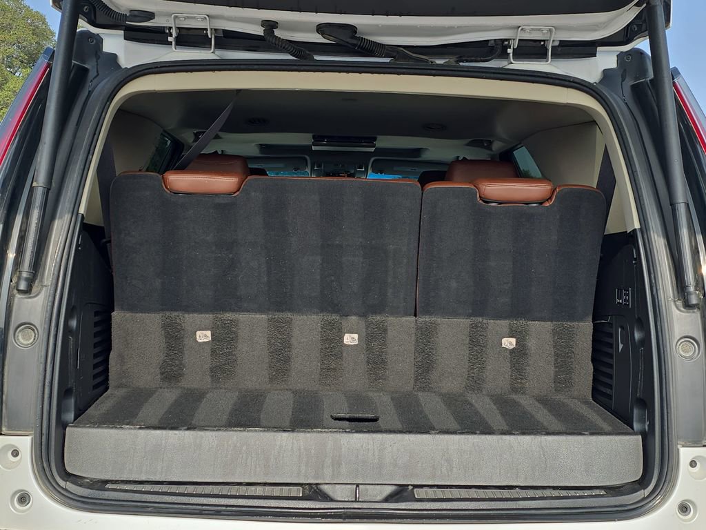 Used 2020 Cadillac Escalade Luxury image 13