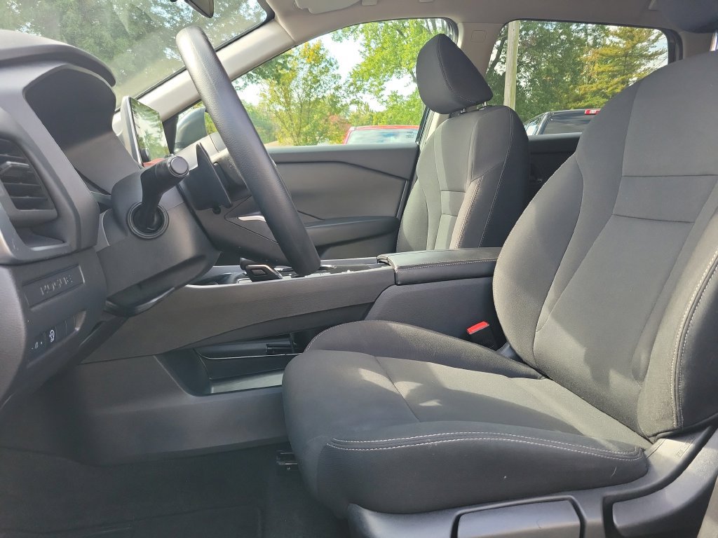 Used 2024 Nissan Rogue S FWD image 26