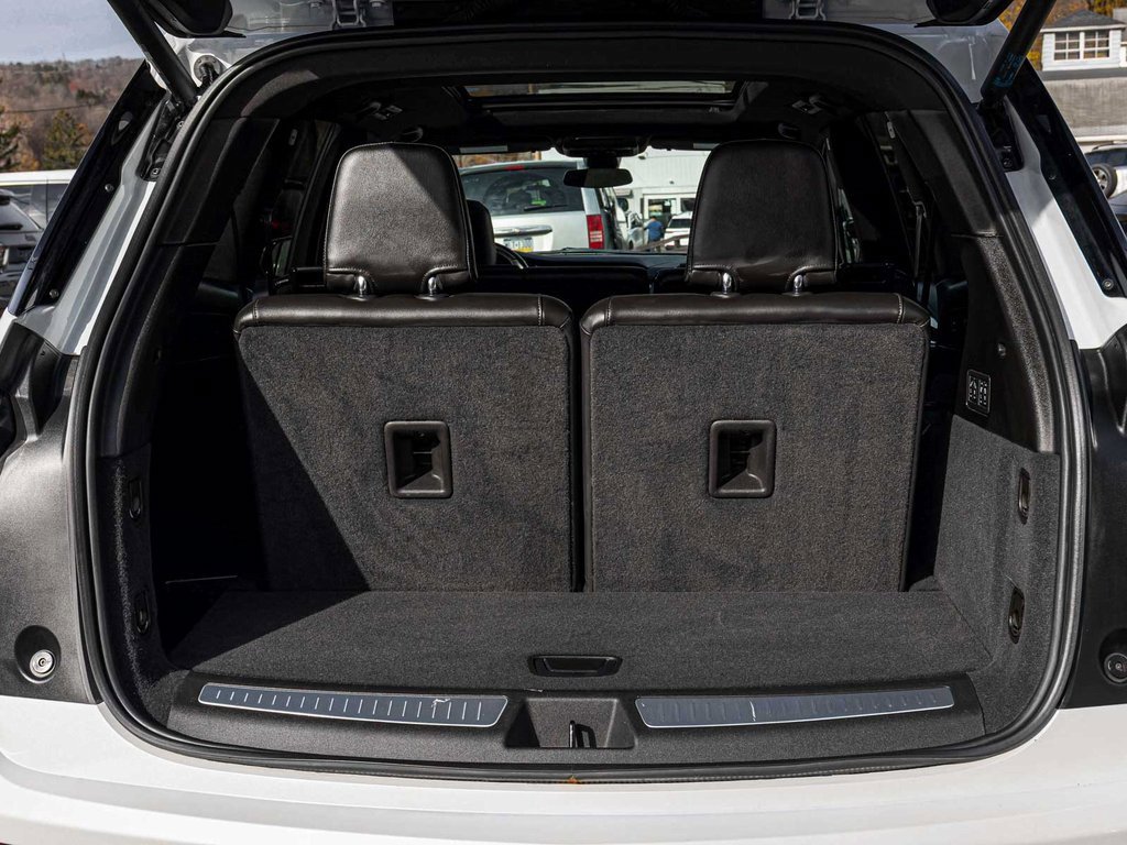 Used 2025 Cadillac XT6 Sport image 37