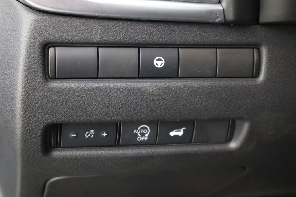 Used 2024 Nissan Rogue SV image 23