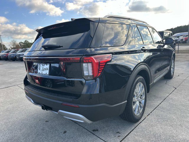 New 2026 Ford Explorer Platinum RWD image 7