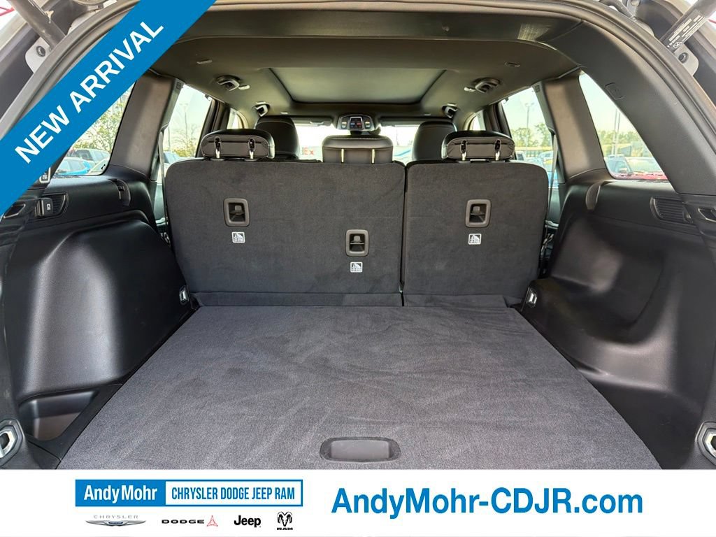 Used 2025 Jeep Grand Cherokee Limited w/ Luxury Tech Group II AWD/4WD image 20