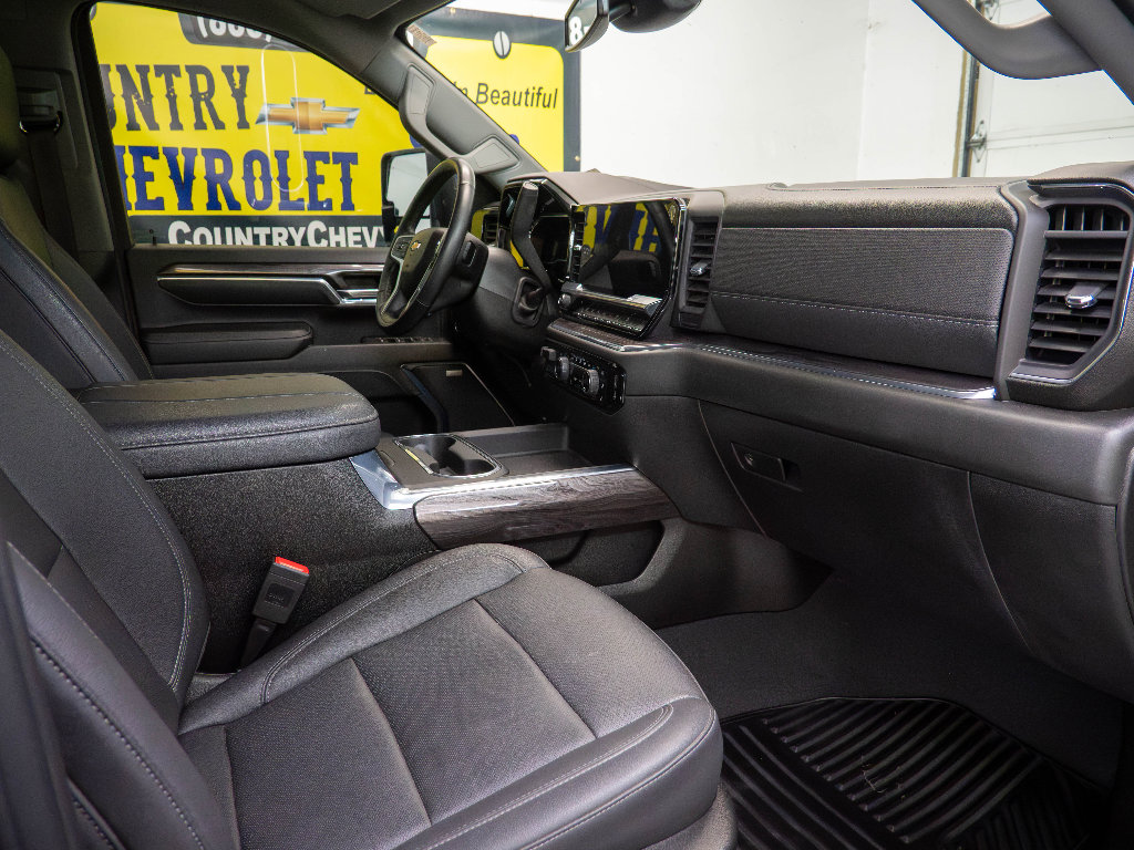 Used 2024 Chevrolet Silverado 2500 LTZ w/ LTZ Convenience Package AWD/4WD image 17