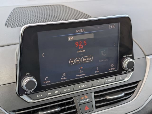 Used 2024 Nissan Altima 2.5 SR FWD image 26