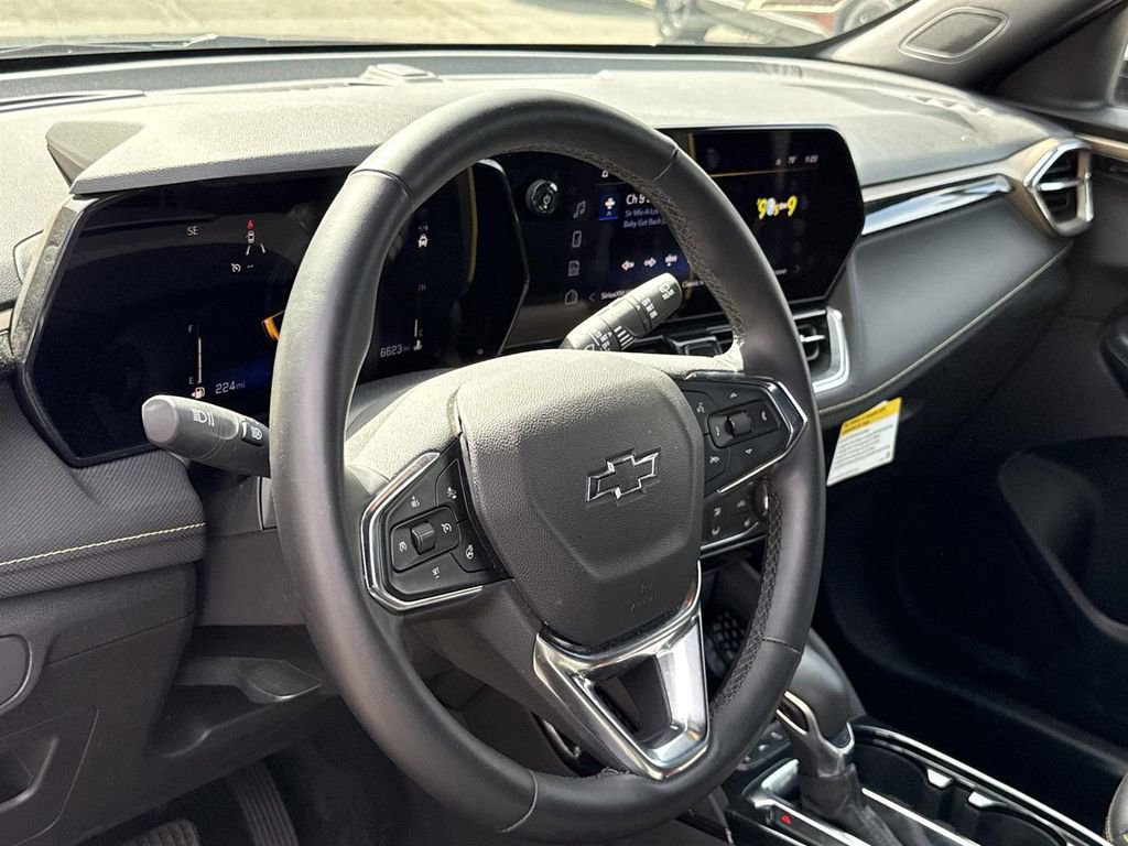 Used 2025 Chevrolet TrailBlazer ACTIV w/ Driver Confidence Package image 9