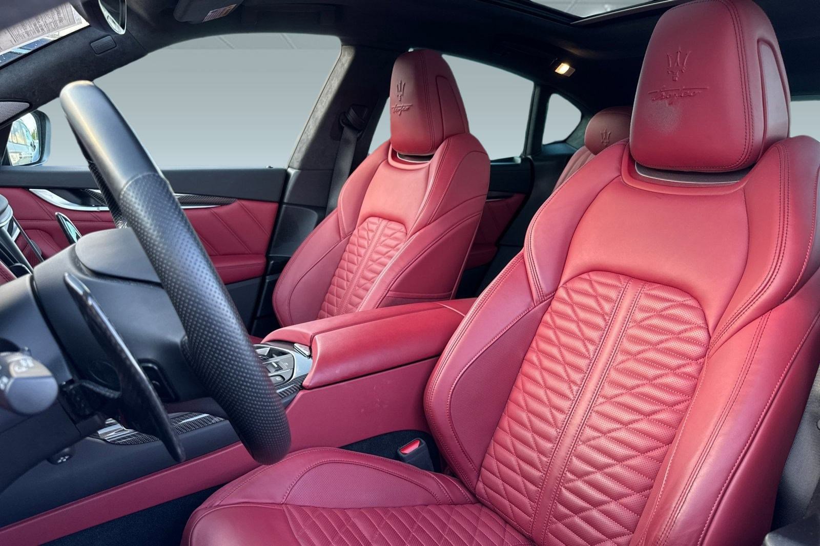 Used 2023 Maserati Levante Trofeo image 21