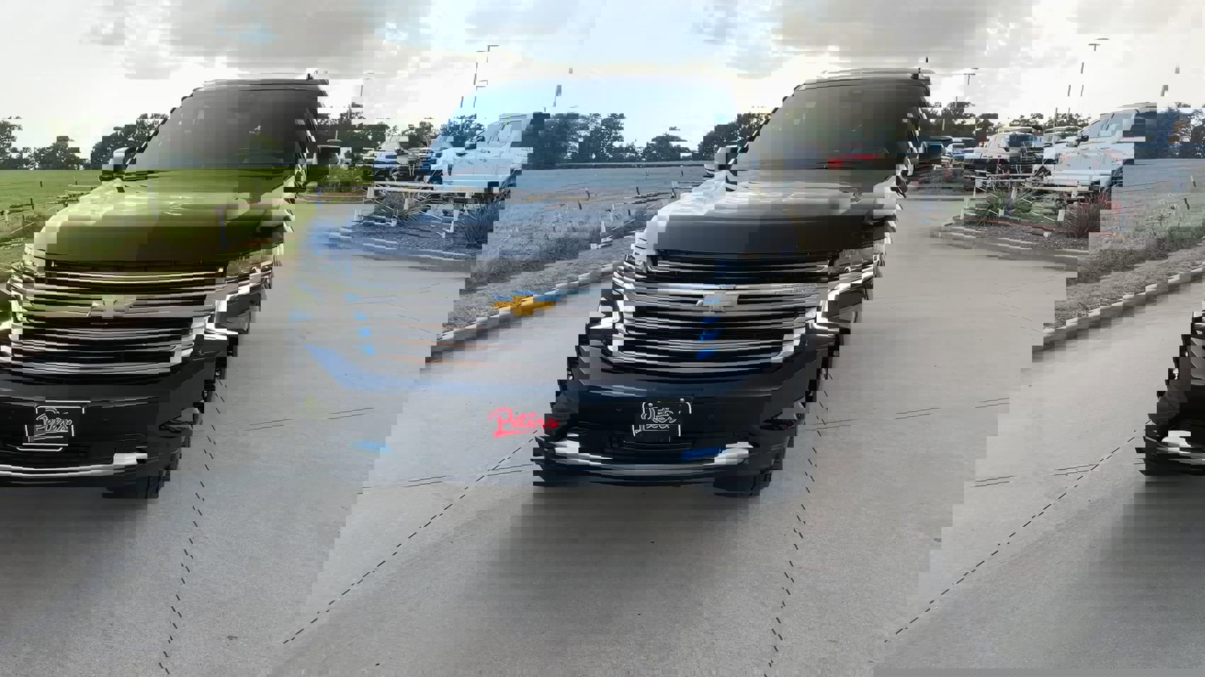 Used 2024 Chevrolet Suburban High Country w/ Advanced Technology Package image 4