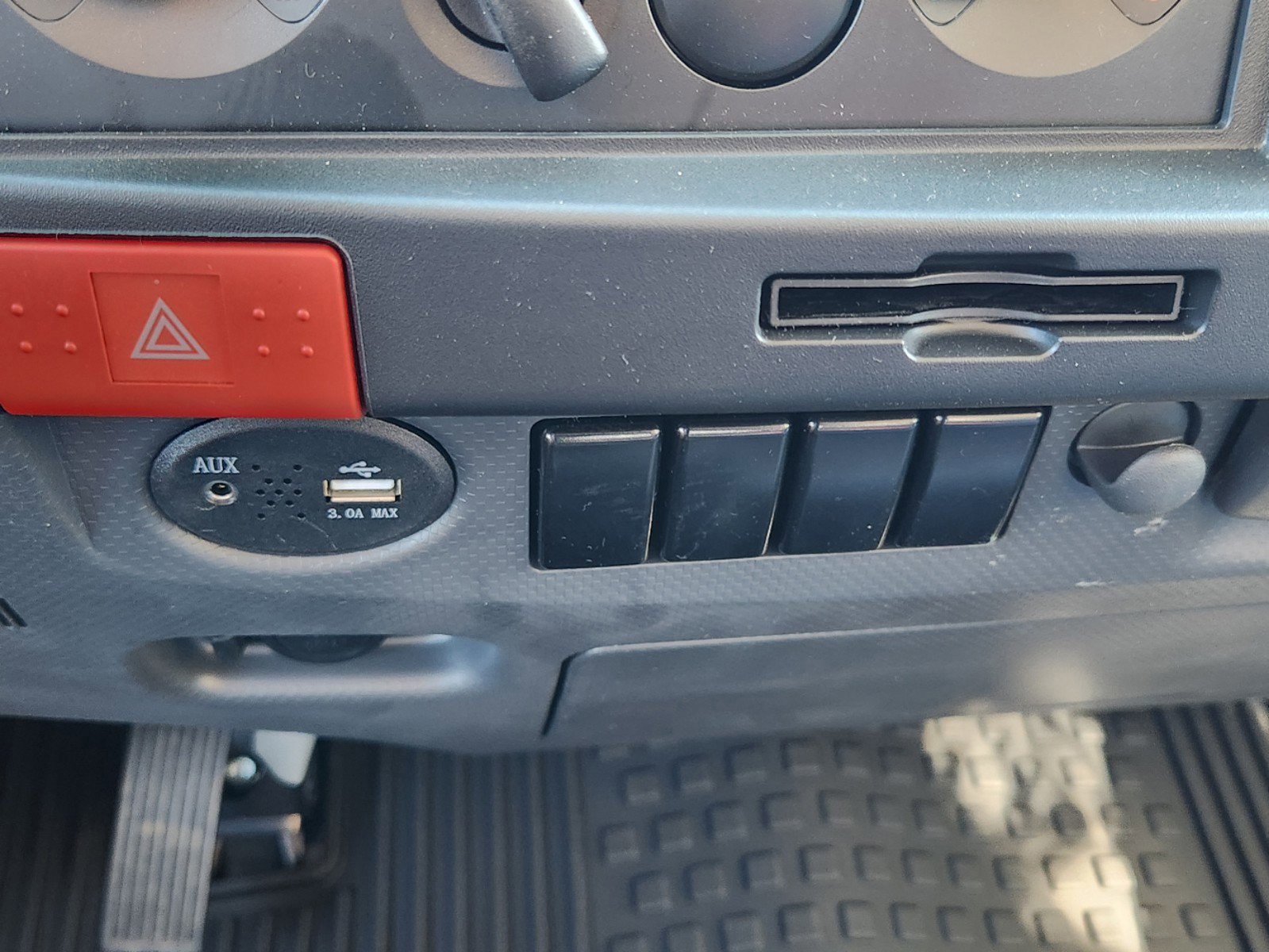 New 2025 Chevrolet Low Cab Forward 5500XG image 19