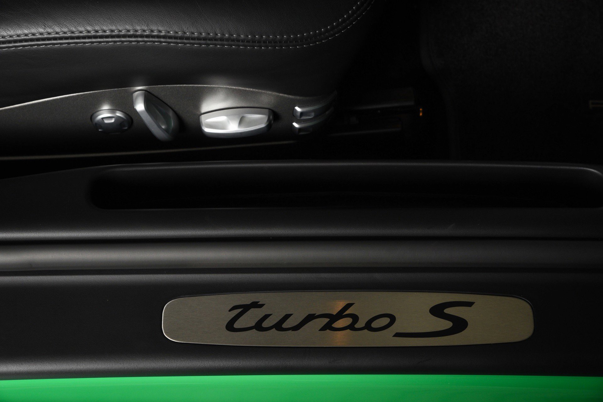 Used 2011 Porsche 911 Turbo S AWD/4WD image 29