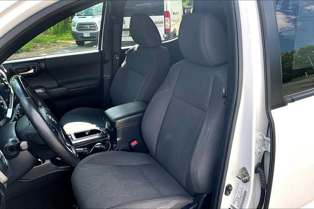 Used 2018 Toyota Tacoma TRD Off-Road w/ Technology Package AWD/4WD image 21