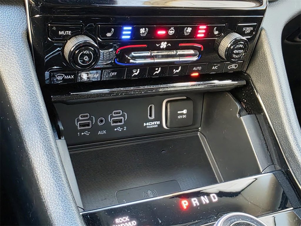 Used 2023 Jeep Grand Cherokee 4WD 4xe w/ Luxury Tech Group II image 37