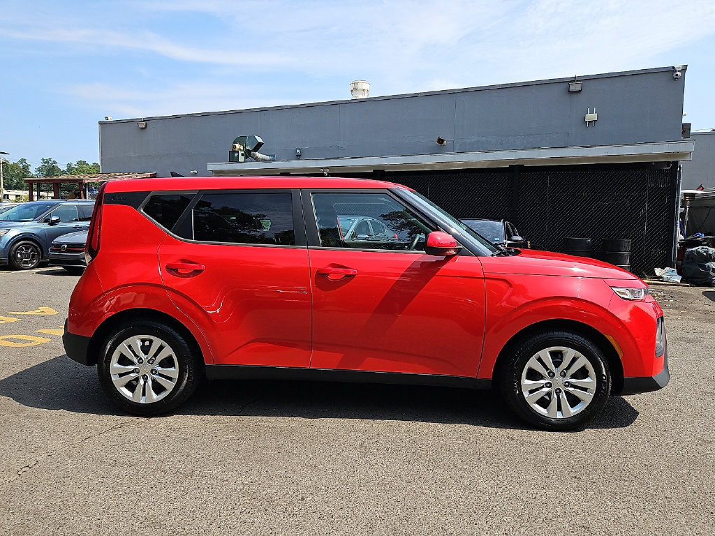 Certified 2022 Kia Soul LX FWD image 8