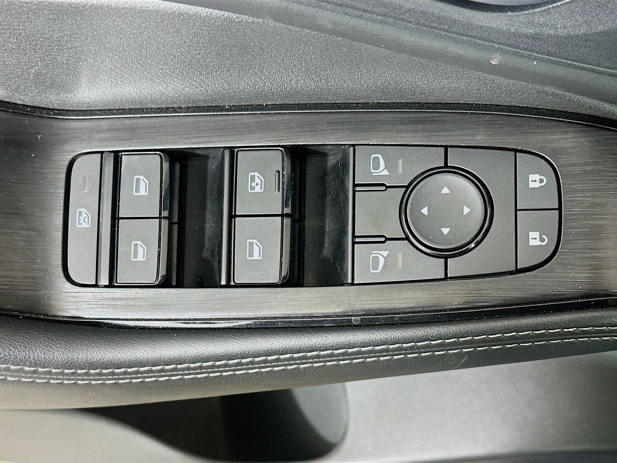 Used 2023 Nissan Rogue SV w/ SV Premium B Package AWD/4WD image 15