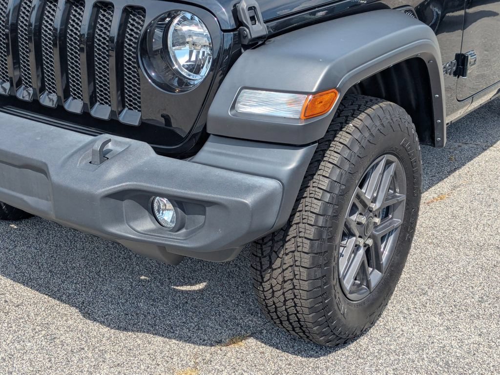 Used 2022 Jeep Wrangler Unlimited Sport AWD/4WD image 9