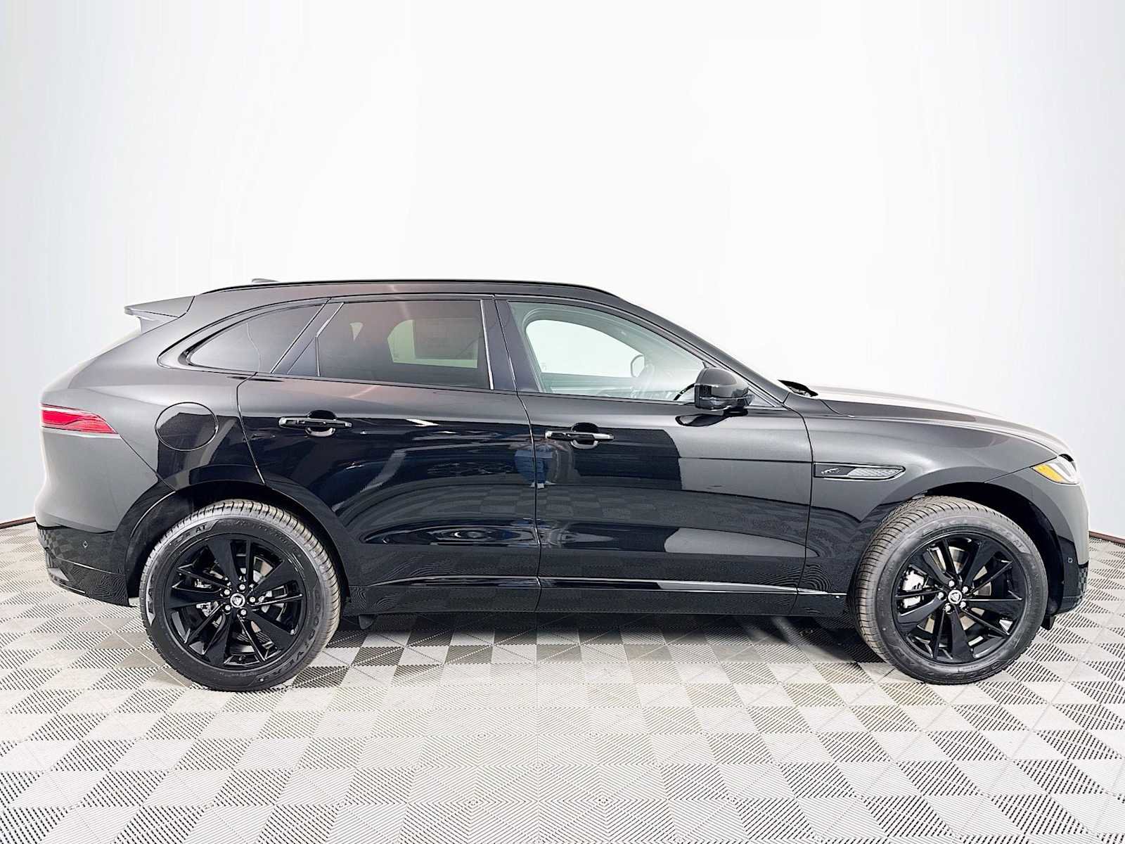 New 2026 Jaguar F-PACE R-Dynamic S AWD/4WD image 4