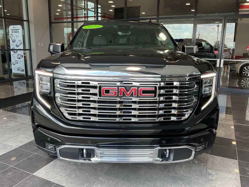 Used 2024 GMC Sierra 1500 Denali w/ Denali Reserve Package AWD/4WD image 2