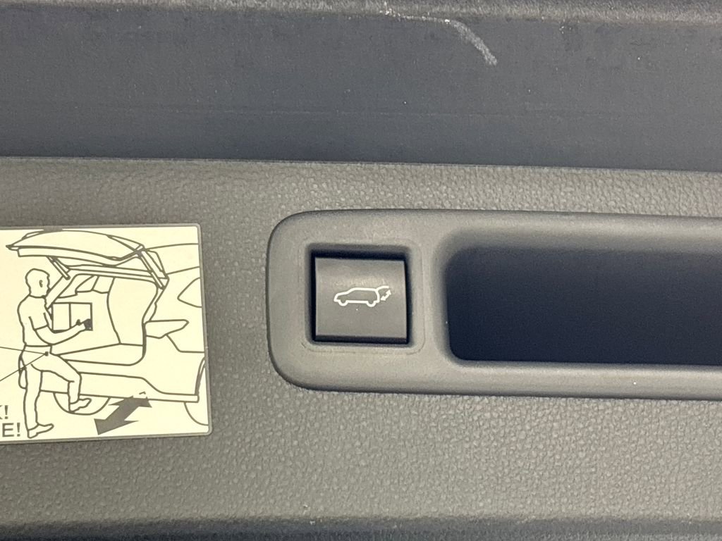 Used 2024 Toyota Highlander XLE image 34