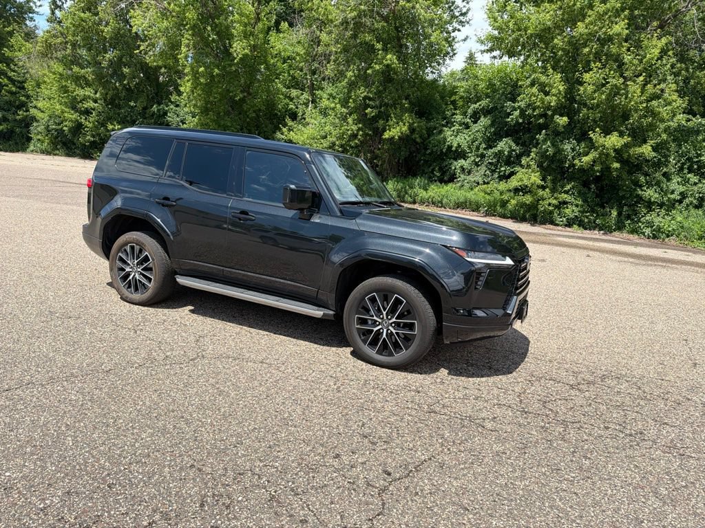 Used 2025 Lexus GX 550 w/ Accessory Package (2T) AWD/4WD image 26