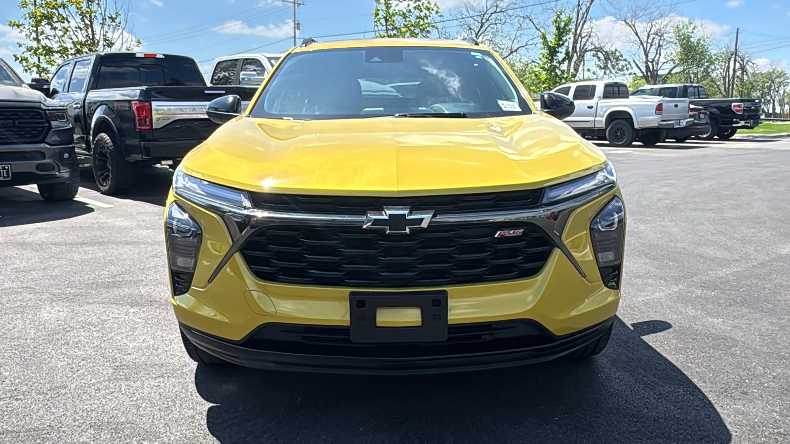 Used 2024 Chevrolet Trax RS w/ Sunroof Package image 2