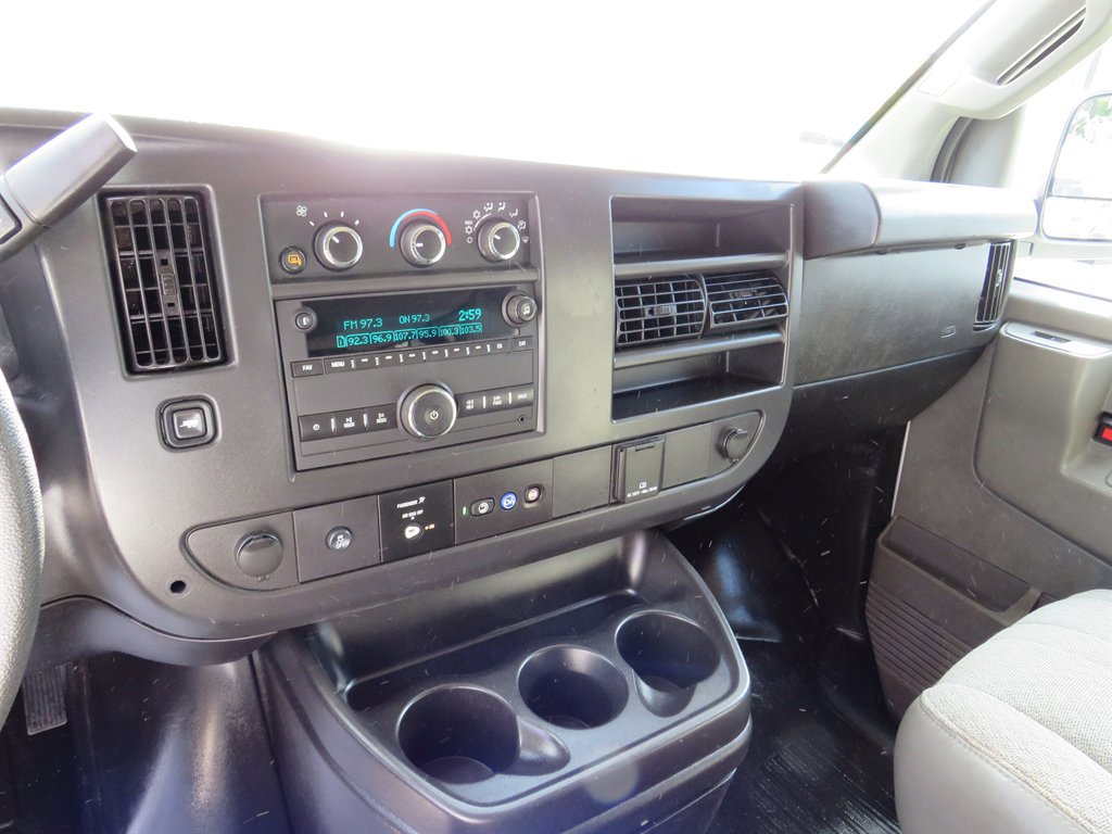 Used 2024 Chevrolet Express 3500 LS w/ Chrome Appearance Package RWD image 6