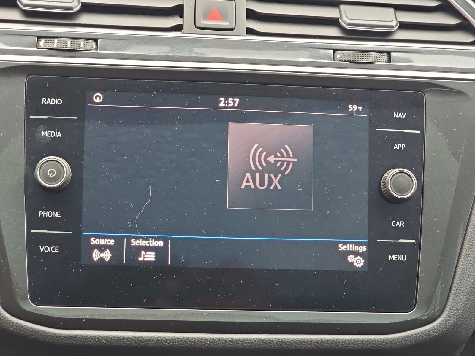 Used 2018 Volkswagen Tiguan SEL image 28