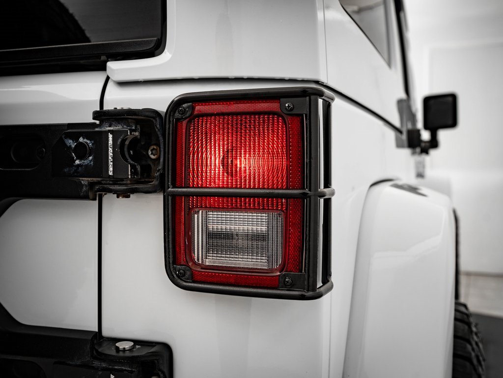 Used 2018 Jeep Wrangler Unlimited Sport image 15