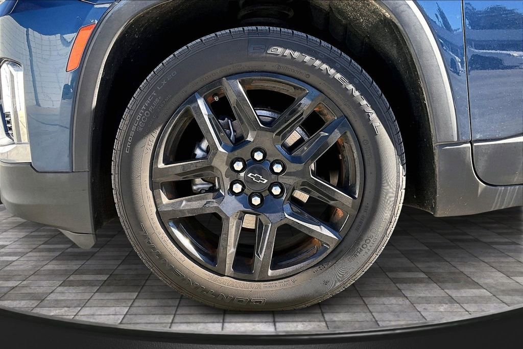 Used 2023 Chevrolet Traverse LT image 32