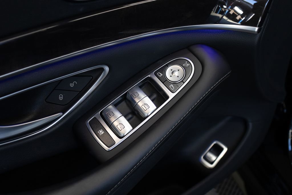 Used 2019 Mercedes-Benz S 560 Sedan image 15