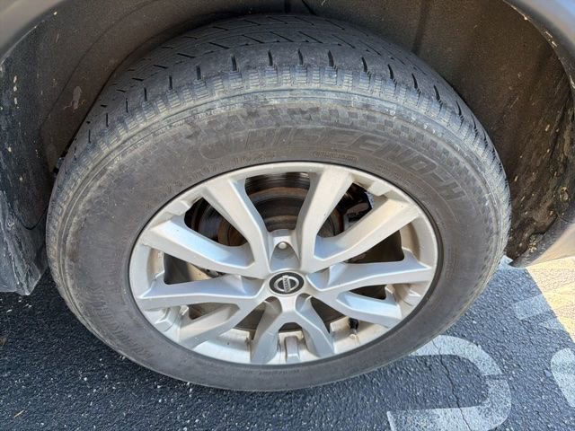 Used 2019 Nissan Rogue S w/ Special Edition Package FWD image 13
