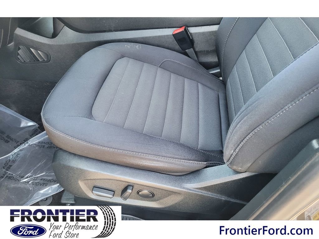 Used 2020 Ford Edge SE FWD image 24