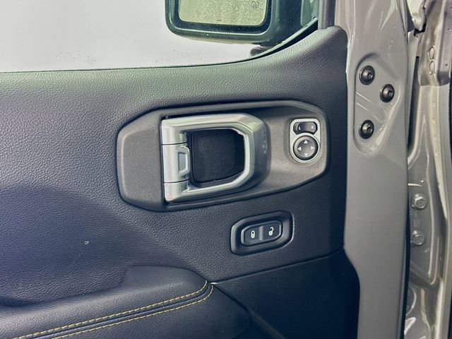 Used 2022 Jeep Gladiator Overland image 18