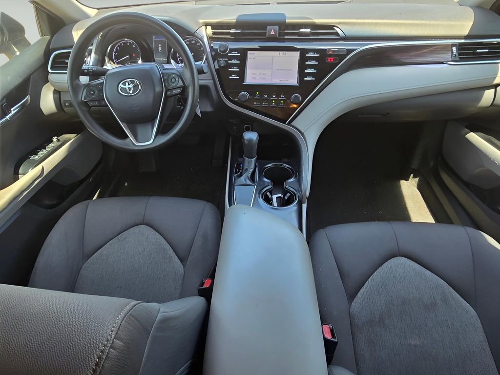 Used 2018 Toyota Camry LE image 23