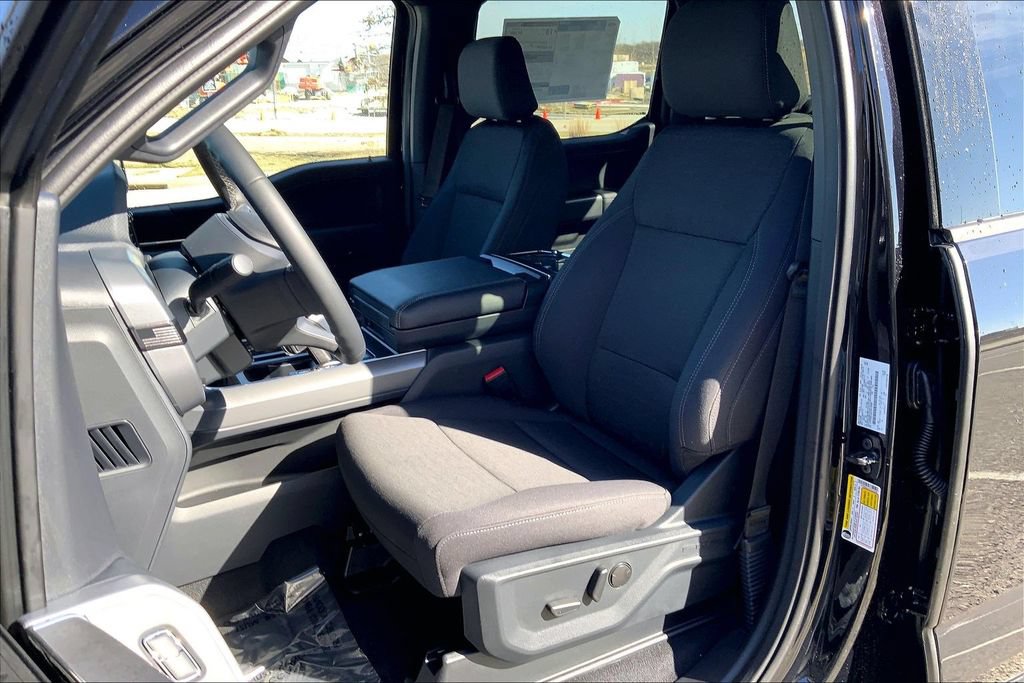 New 2026 Ford F150 XLT w/ Equipment Group 302A MID AWD/4WD image 9