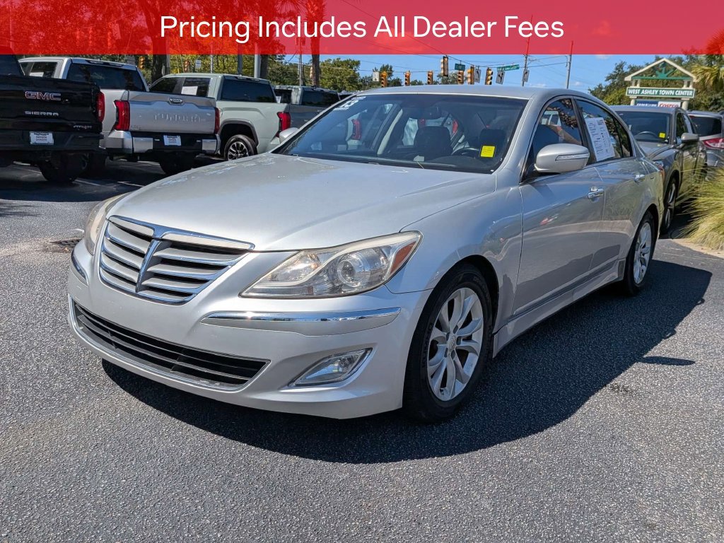 Used 2013 Hyundai Genesis 3.8 RWD image 8