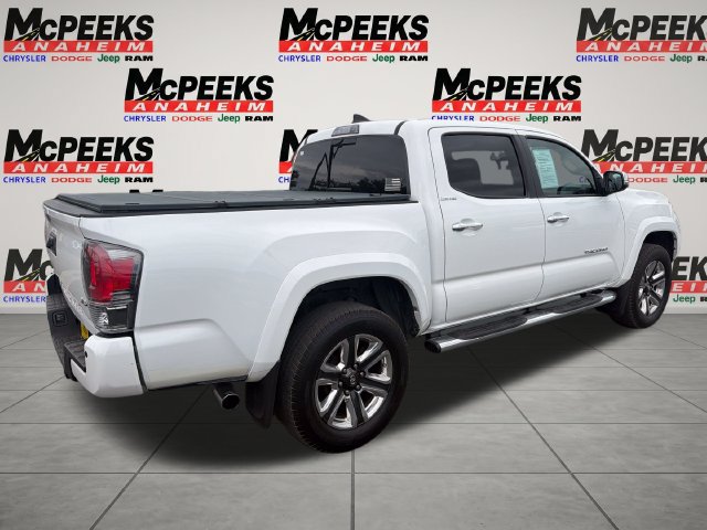 Used 2017 Toyota Tacoma Limited w/ Tow Package RWD image 5
